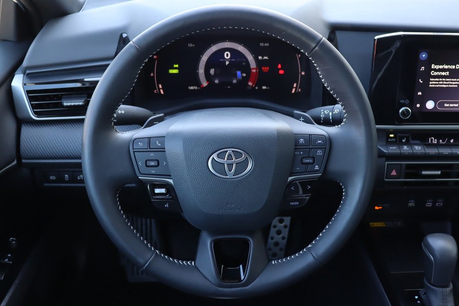 2025 Toyota Camry SE Hybrid Electric, Low KM!! Clean Carfax, Leather Heated Seats / Steering, Sunroof, Adaptive Cruise-9