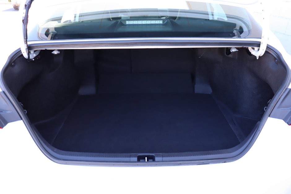 2025 Toyota Camry SE Hybrid Electric, Low KM!! Clean Carfax, Leather Heated Seats / Steering, Sunroof, Adaptive Cruise-16