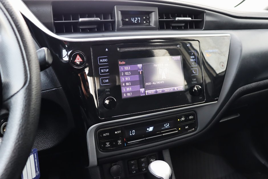 2018 Toyota Corolla LE, Low KM!! Clean Carfax, Dealer Serviced, Heated Seats, Back-Up Cam, Bluetooth, Safety Certified-11