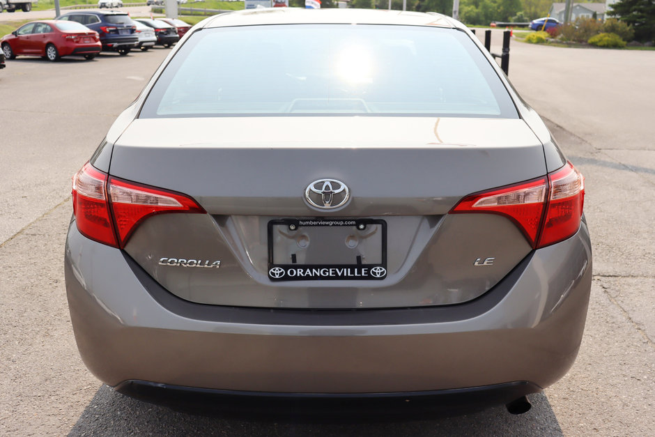 2018 Toyota Corolla LE, Low KM!! Clean Carfax, Dealer Serviced, Heated Seats, Back-Up Cam, Bluetooth, Safety Certified-2
