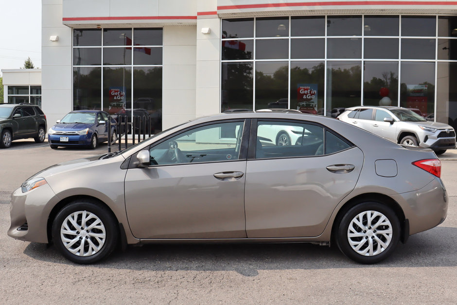 2018 Toyota Corolla LE, Low KM!! Clean Carfax, Dealer Serviced, Heated Seats, Back-Up Cam, Bluetooth, Safety Certified-1
