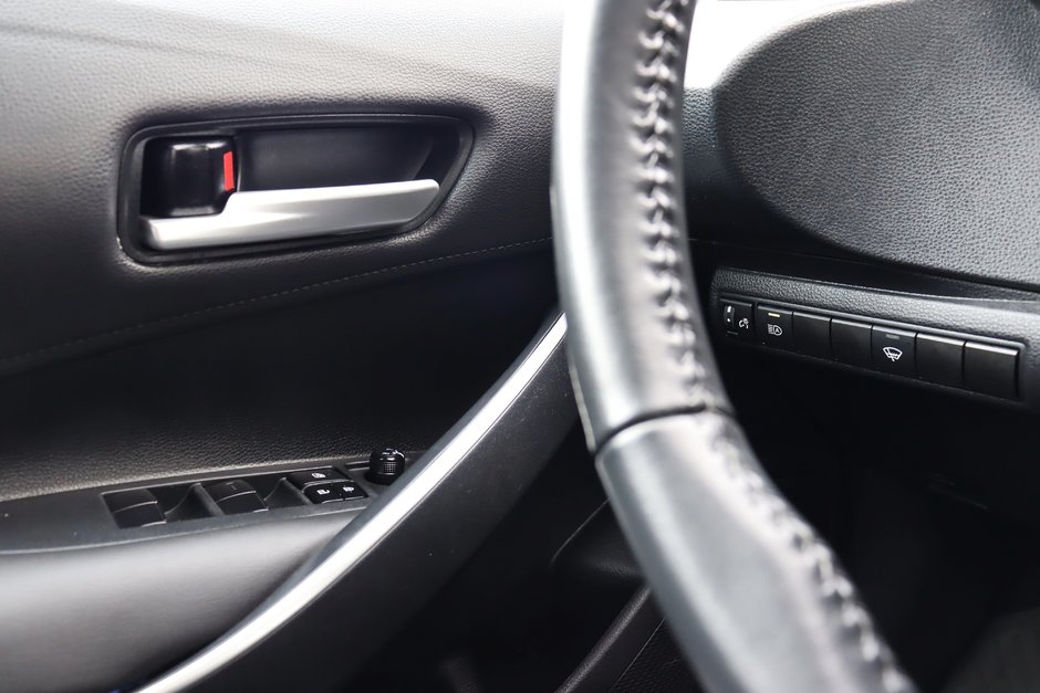 2020 Toyota Corolla SE, Low KM! One Owner, Heated Front Seats, Apple Carplay, Bluetooth, Sport Mode, Blind Spot Monitor-15