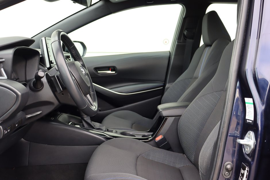 2020 Toyota Corolla SE, Low KM! One Owner, Heated Front Seats, Apple Carplay, Bluetooth, Sport Mode, Blind Spot Monitor-6