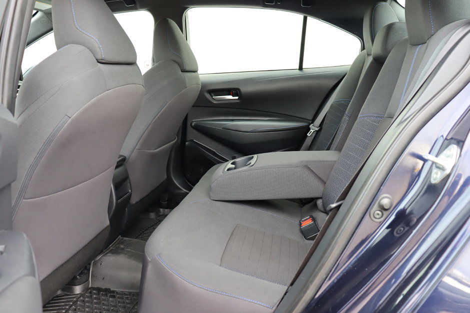 2020 Toyota Corolla SE, Low KM! One Owner, Heated Front Seats, Apple Carplay, Bluetooth, Sport Mode, Blind Spot Monitor-7