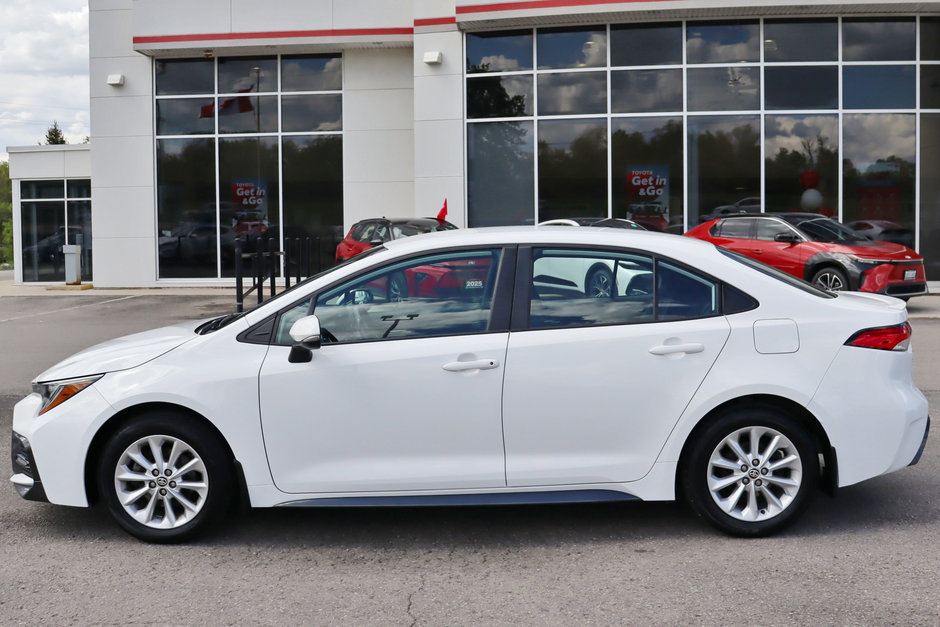 2022 Toyota Corolla SE, Clean Carfax, Heated Front Seats, Android Auto, Apple Carplay, Sport Mode, Blind Spot Monitor-1