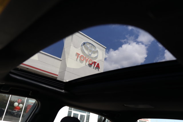 2024 Toyota Corolla SE Hybrid Electric AWD, Clean Carfax, One Owner, Toyota Certified Used, Heated Seats, Sunroof-16