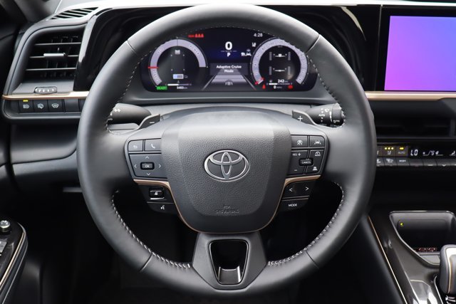 2025 Toyota Crown Signia Limited Hybrid Electric AWD, Low KM! Toyota Certified Used, Clean Carfax, Leather Heated Seats-9
