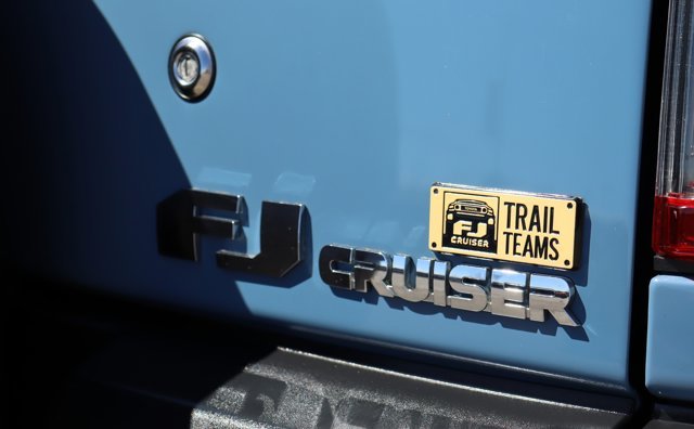 2014 Toyota FJ Cruiser Trail Teams Special Edition, Low KM!! Clean Carfax, Safety Certified, Off-Road Roof Lights-5