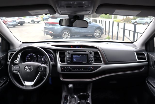 2017 Toyota Highlander LE, 8 Passengers, Clean Carfax, Safety Certified, Bluetooth, Back-Up Camera, Adaptive Cruise Control-9