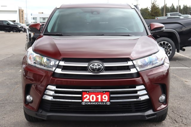 2019 Toyota Highlander Low KM!! XLE AWD, 8 Passengers, Leather Heated Seats, Sunroof, Navigation, Blind Spot Monitor-4