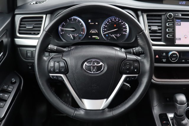 2019 Toyota Highlander Low KM!! XLE AWD, 8 Passengers, Leather Heated Seats, Sunroof, Navigation, Blind Spot Monitor-10