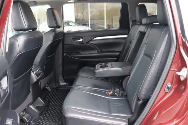 2019 Toyota Highlander Low KM!! XLE AWD, 8 Passengers, Leather Heated Seats, Sunroof, Navigation, Blind Spot Monitor-7