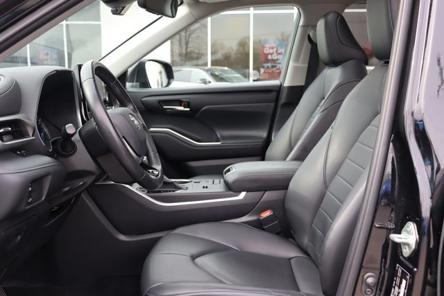 2020 Toyota Highlander XLE Hybrid Electric AWD 8 Passengers, Leather Heated Seats, Sunroof, Power Tailgate, Blind Spot-6