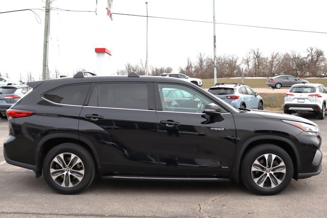 2020 Toyota Highlander XLE Hybrid Electric AWD 8 Passengers, Leather Heated Seats, Sunroof, Power Tailgate, Blind Spot-3