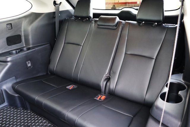 2022 Toyota Highlander Limited AWD, 8 Passengers, Clean Carfax, One Owner, Leather Heated / Ventilated Seats, Pano Sunroof-8