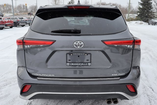 2023 Toyota Highlander XSE-2