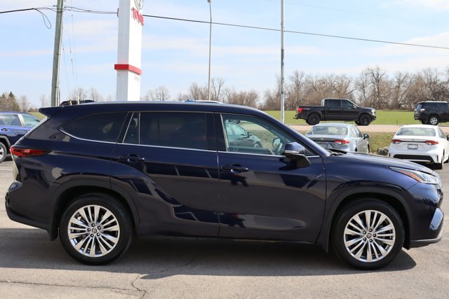 2024 Toyota Highlander Platinum AWD, 7 Passengers, Low KM!! Toyota Certified Used, Clean Carfax, Dealer Serviced, 360 Cam-3