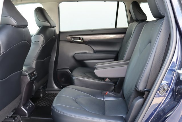 2024 Toyota Highlander Platinum AWD, 7 Passengers, Low KM!! Toyota Certified Used, Clean Carfax, Dealer Serviced, 360 Cam-7