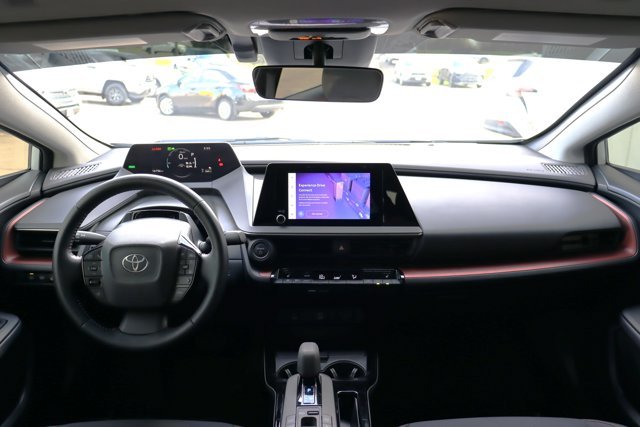 2024 Toyota PRIUS PRIME SE, Low KM!! Toyota Certified Used, Clean Carfax, Up to 72KM EV Range, Heated Seats / Steering-8