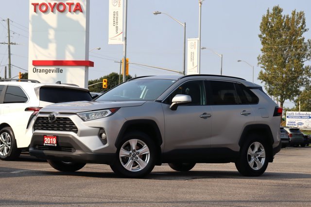 2019 Toyota RAV4 XLE, Heated Front Seats / Steering, Sunroof, Power Tailgate, Blind Spot, Clean Carfax-0