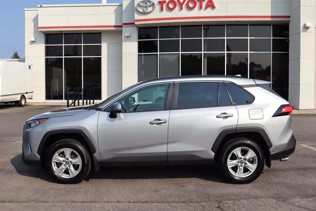 2019 Toyota RAV4 XLE, Heated Front Seats / Steering, Sunroof, Power Tailgate, Blind Spot, Clean Carfax-1