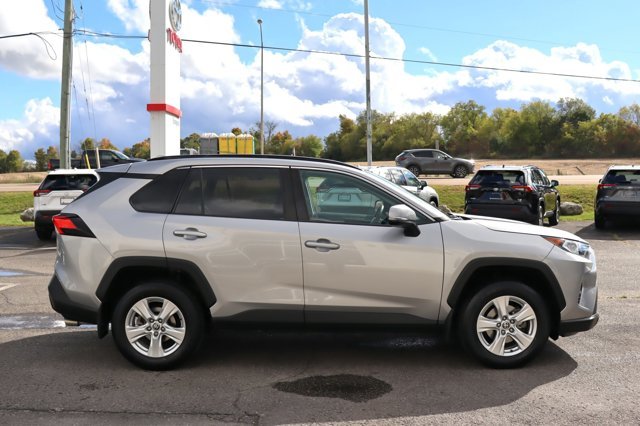 2021 Toyota RAV4 XLE AWD, Heated Front Seats / Steering, Sunroof, Blind Spot, Power Tailgate, Clean Carfax-3