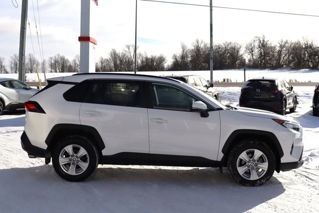 2021 Toyota RAV4 XLE AWD, One Owner, Clean Carfax, Brand New Tires, Heated Seats / Steering, Sunroof-3