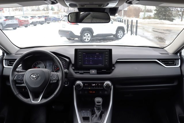 2022 Toyota RAV4 XLE AWD, Low KM! Clean Carfax, Heated Front Seats / Steering, Sunroof, Power Tailgate, Blind Spot-8