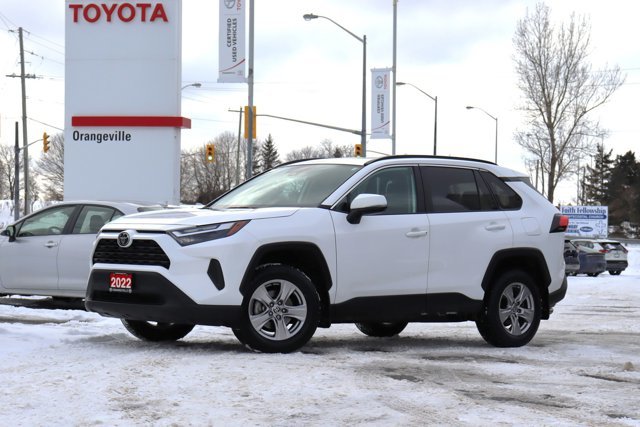 2022 Toyota RAV4 XLE AWD, Low KM! Clean Carfax, Heated Front Seats / Steering, Sunroof, Power Tailgate, Blind Spot-0