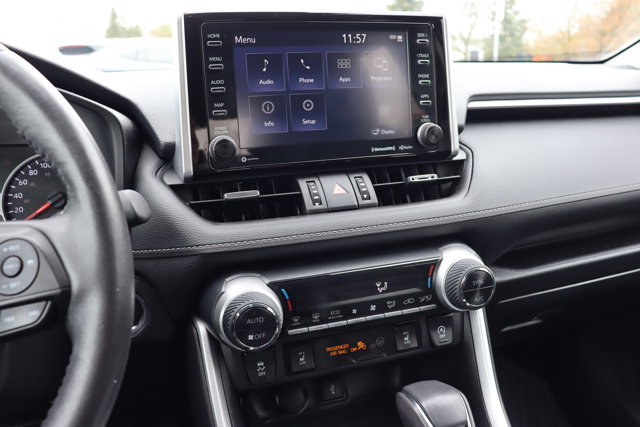2022 Toyota RAV4 XLE Premium AWD, Clean Carfax, One Owner, Leather Heated Seats / Steering, Sunroof, Power Tailgate-12