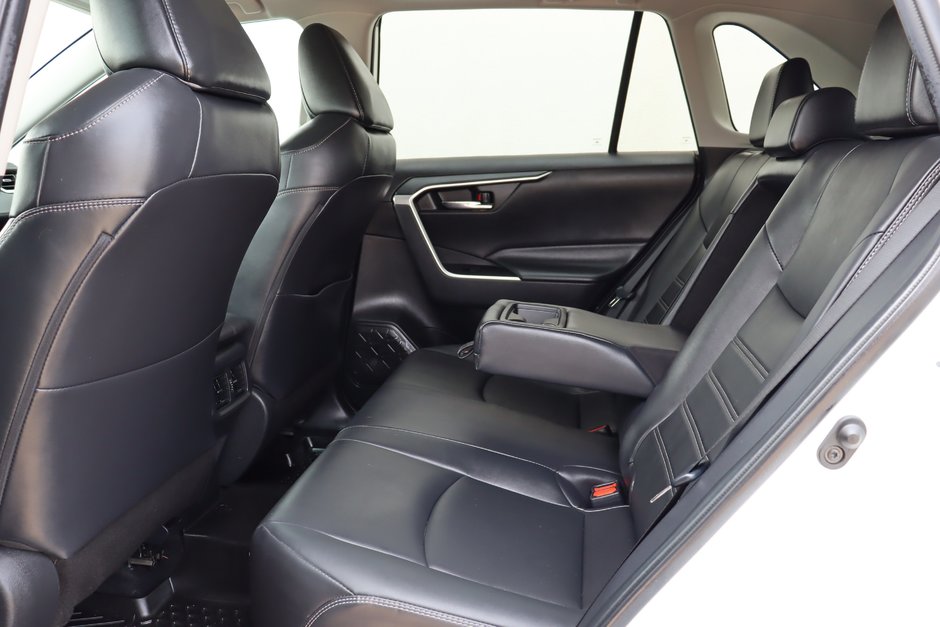2022 Toyota RAV4 XLE Premium AWD, Low KM!! Clean Carfax, One Owner, Leather Heated Seats / Steering, Sunroof-7