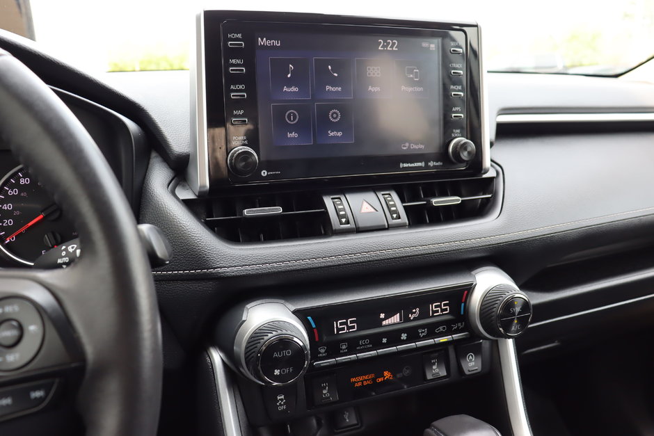 2022 Toyota RAV4 XLE Premium AWD, Low KM!! Clean Carfax, One Owner, Leather Heated Seats / Steering, Sunroof-12