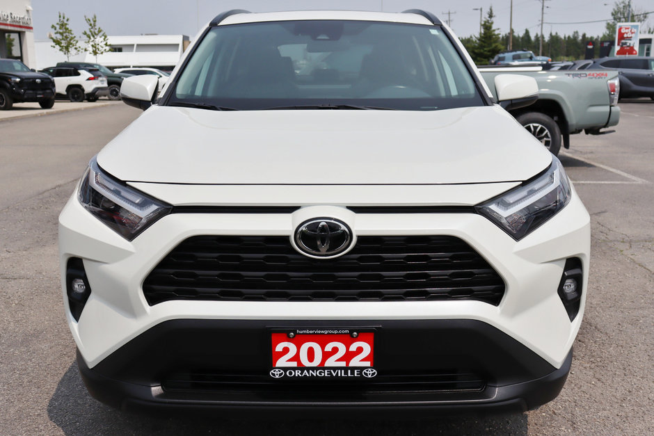 2022 Toyota RAV4 XLE Premium AWD, Low KM!! Clean Carfax, One Owner, Leather Heated Seats / Steering, Sunroof-4