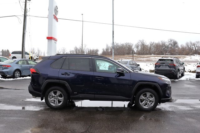 2023 Toyota RAV4 Low KM!! XLE Hybrid Electric AWD, Heated Front Seats / Steering, Sunroof, Power Tailgate, Blind Spot-3