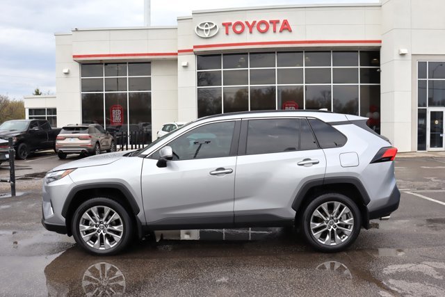 2023 Toyota RAV4 XLE Premium AWD, Low KM!! Leather Heated Front Seats / Steering, Sunroof, Power Tailgate-1