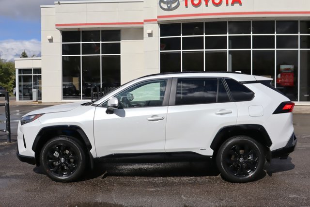 2024 Toyota RAV4 Only 150 KM!! SE Hybrid Electric AWD, Heated Seats / Steering, Sunroof, Power Tailgate, Clean Carfax-1