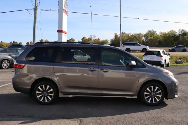 2018 Toyota Sienna LE AWD, 7 Passengers, Heated Front Seats, Adaptive Cruise, Power Sliding Doors, Safety Certified-3