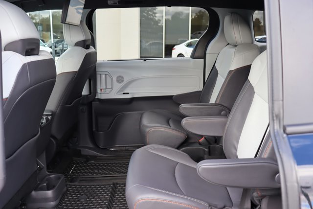 2023 Toyota Sienna XSE Hybrid Electric AWD Tech Pkg 7 Pass Heated Seats/Steering, Sunroof, Nav, Rear Seat Entertainment-7