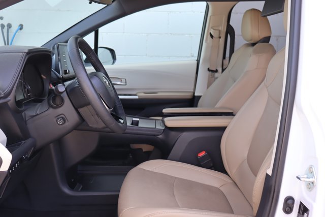 2023 Toyota Sienna Limited Hybrid Electric AWD, 7 Passengers, Leather Heated/Ventilated Seats, Rear Seat Entertainment-5