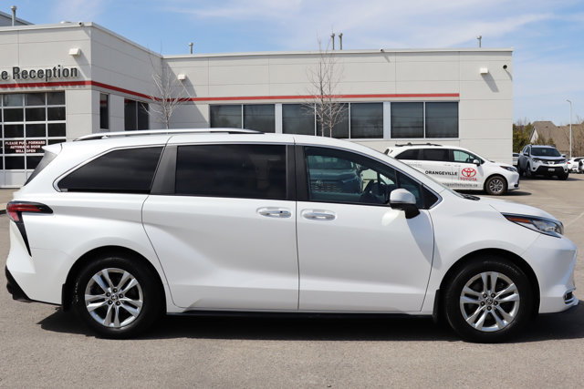 2023 Toyota Sienna Limited Hybrid Electric AWD, 7 Passengers, Leather Heated/Ventilated Seats, Rear Seat Entertainment-3
