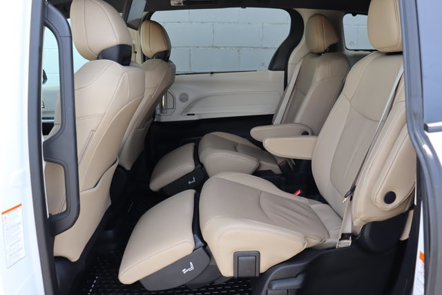 2023 Toyota Sienna Limited Hybrid Electric AWD, 7 Passengers, Leather Heated/Ventilated Seats, Rear Seat Entertainment-6