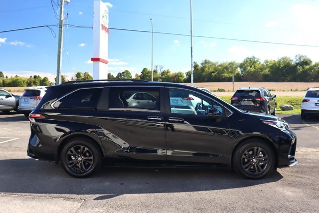 2024 Toyota Sienna Only 74 KM!! XSE Hybrid Electric AWD, 7 Pass, Leather Heated Seats / Steering, Sunroof, Navigation-3