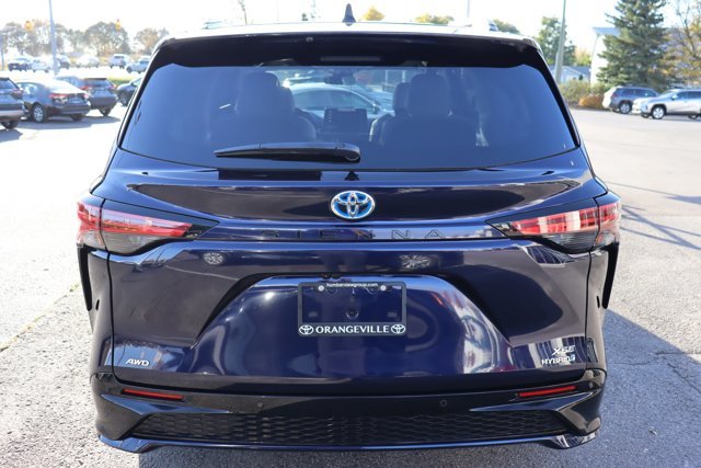 2024 Toyota Sienna Low KM! XSE Hybrid Electric AWD 7 Pass, Heated Seats, Sunroof, Nav, Rear Seat Entertainment-2