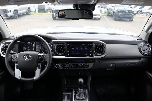 2023 Toyota Tacoma SR5 Double Cab 4x4, Low KM!! Clean Carfax, Toyota Certified Used, Heated Front Seats-8