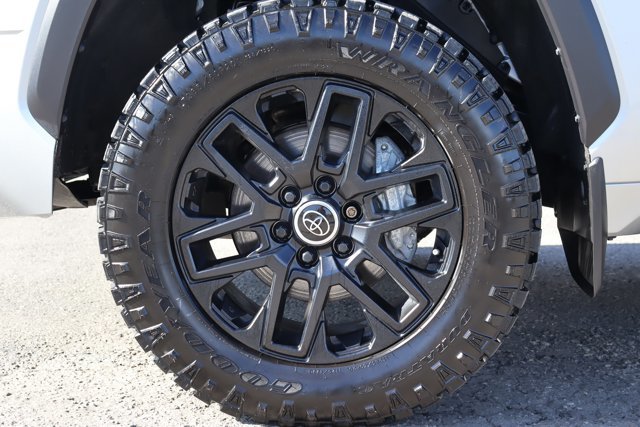 2024 Toyota Tundra Limited Nightshade 4x4 Crewmax, Low KM!! Clean Carfax, Leather Heated Seats / Steering, Pano Sunroof-5
