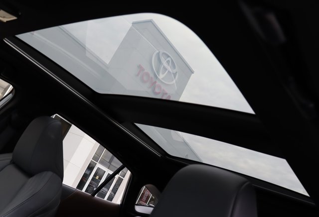 2021 Toyota Venza Limited Hybrid Electric AWD, Leather Heated Seats / Steering, Stargaze Sunroof, EV Mode, 360 Camera-14