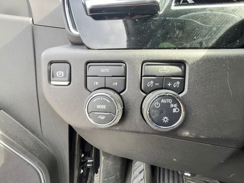 2025 Chevrolet Silverado 1500 LT-10