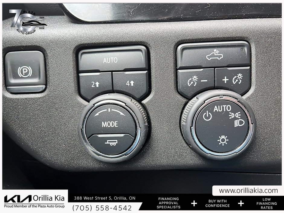2025 Chevrolet Silverado 1500 LT 4X4 | CLEAN CARFAX | CREW CAB