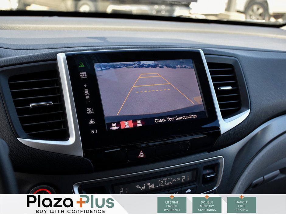 2016 Honda Pilot LX HEATED SEATS / BLUETOOTH / BACK UP CAMERA / LX