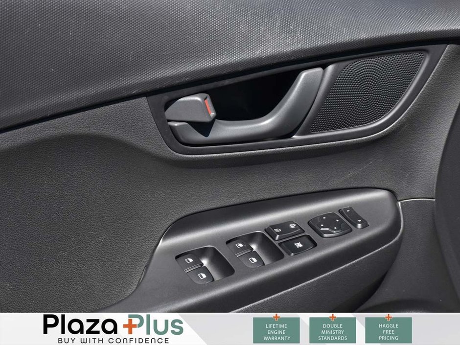 2019 Hyundai Kona Essential AWD / HEATED SEATS / 2 SETS OF TIRES